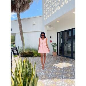 Guess Pink & Cream Keyhole Fit-and-Flare Dress – Small